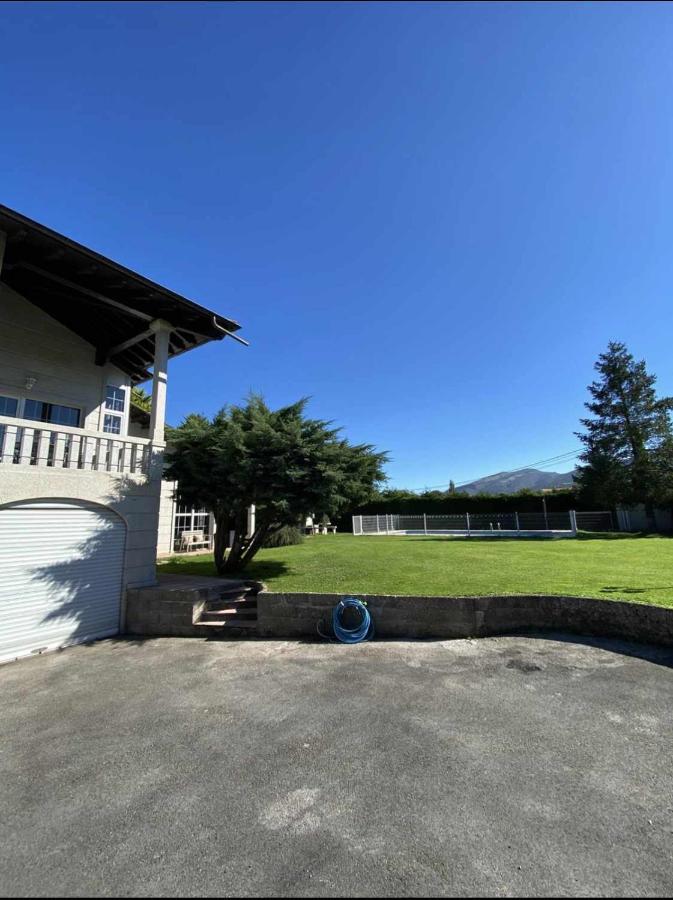 Maria Bonita Chalet Villa Independiente Con Piscina Y Amplio Jardin Cabezon De La Sal Exterior photo